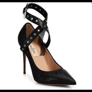 Valentino Love Latch Grommeted black pumps size 37